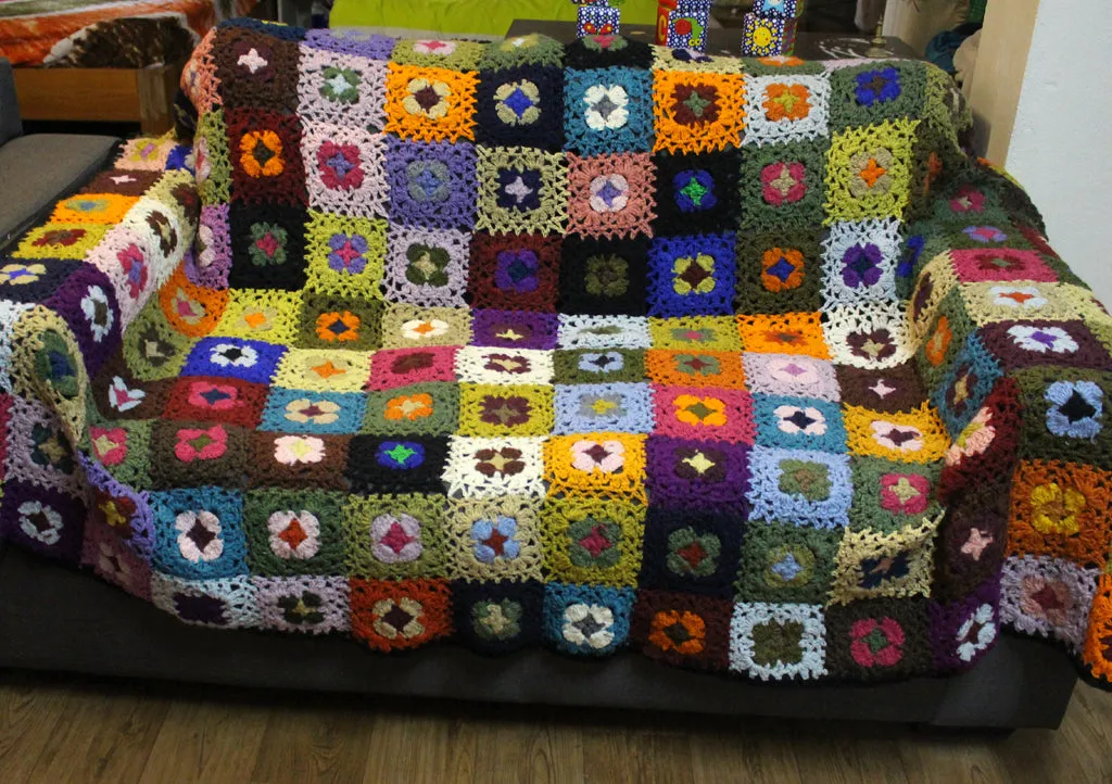 Square Multicolor Flower Pattern Hand Crochet Woolen Blanket/Throw